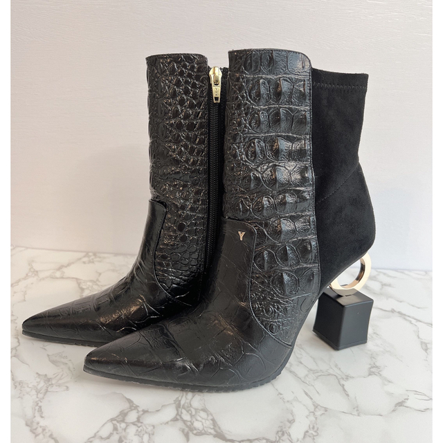 yellaw(イエロー)のYELLO  GAVIAL SHORT BOOTS レディースの靴/シューズ(ブーツ)の商品写真