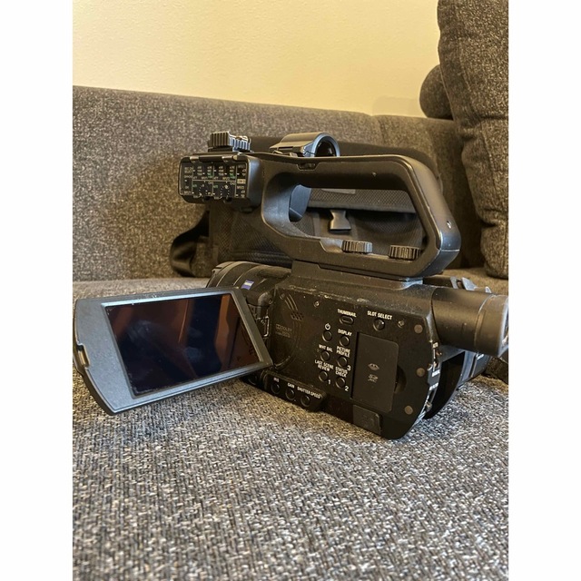 SONY XDCAM PXW-X70 バッテリー4つ ECM-VG1付き SONY XDCAM PXW-X70 バッテリー4つ ECM-VG1付き