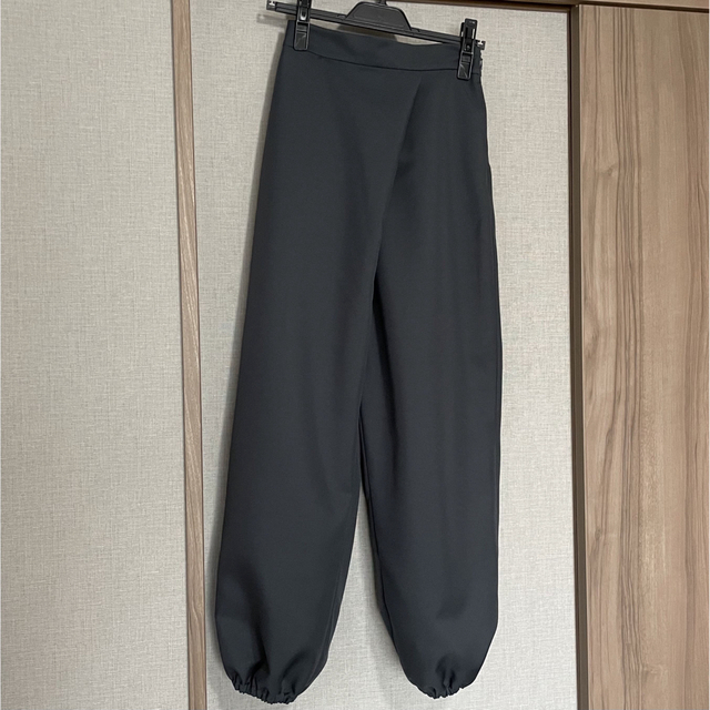 MEER★WRAP BALLOON PANTS/CHARCOAL レディースのパンツ(カジュアルパンツ)の商品写真