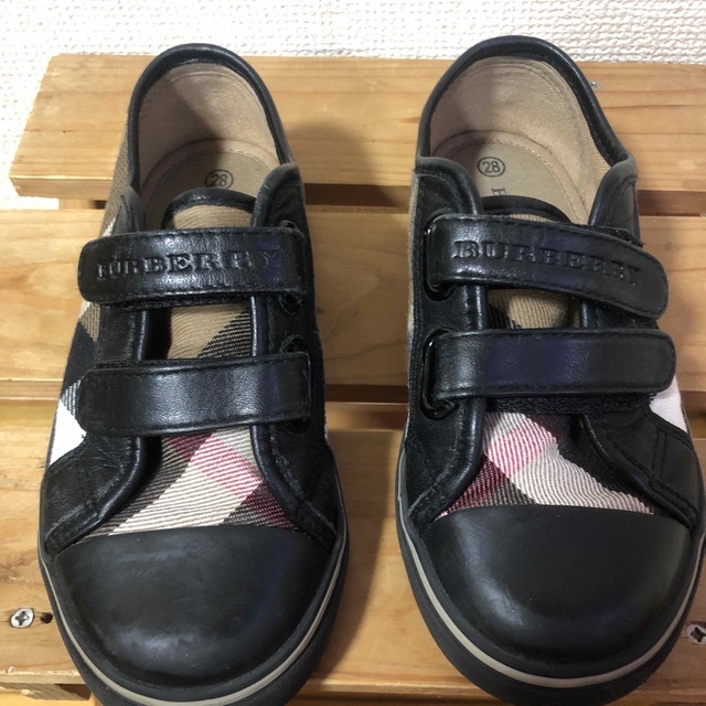 BURBERRY(バーバリー)のバーバリーキッズ靴 キッズ/ベビー/マタニティのキッズ靴/シューズ(15cm~)(スニーカー)の商品写真