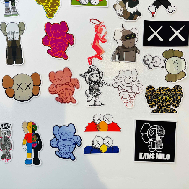 KAWS ステッカー 23枚セット - スケートボード KAWS ステッカー 23枚セット - スケートボード