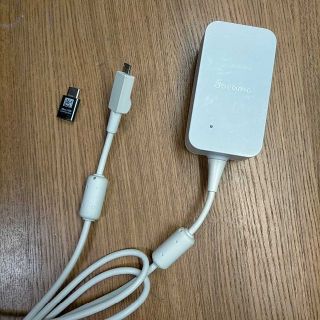 ドコモ ACアダプタ 05 USB 変換用Type-C付き 07(スマートフォン本体)