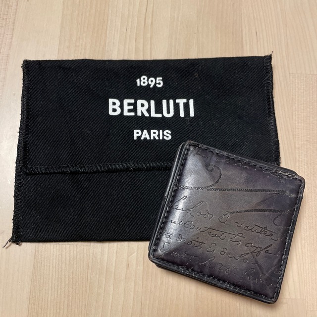 Berluti(ベルルッティ)のベルルッティ　BERLUTI  カヤ　コインケース　カリグラフィ メンズのファッション小物(コインケース/小銭入れ)の商品写真