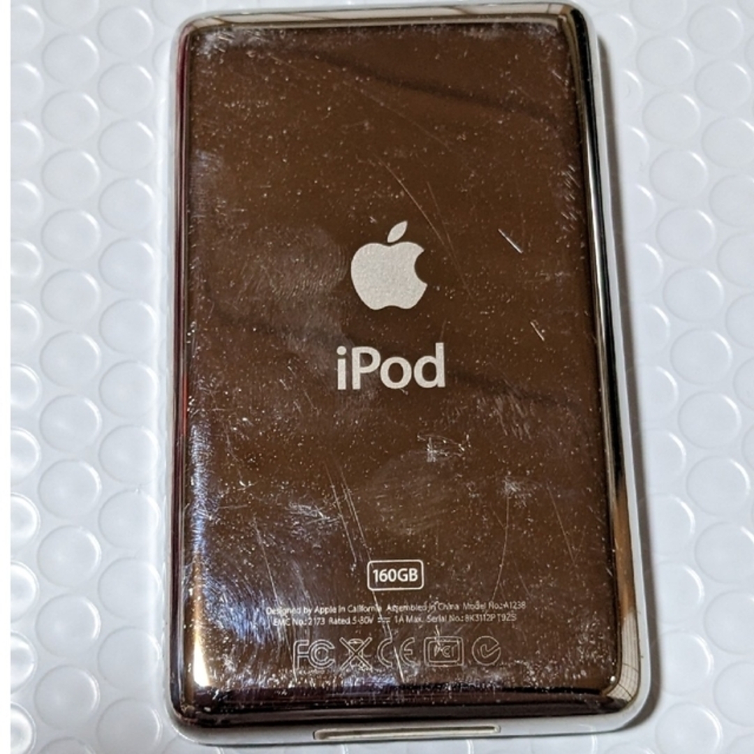 iPod(アイポッド)の美品　iPod　classic　160GB シルバー　アップル　アイポッド スマホ/家電/カメラのオーディオ機器(ポータブルプレーヤー)の商品写真