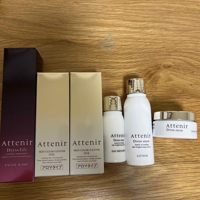 Attenir(アテニア)のアテニア　ドレススノー　配送無料　 コスメ/美容のスキンケア/基礎化粧品(化粧水/ローション)の商品写真