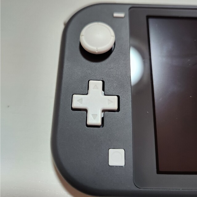 Nintendo Switchライト グレー 本体ケース、充電器付の通販 by ひろき ...