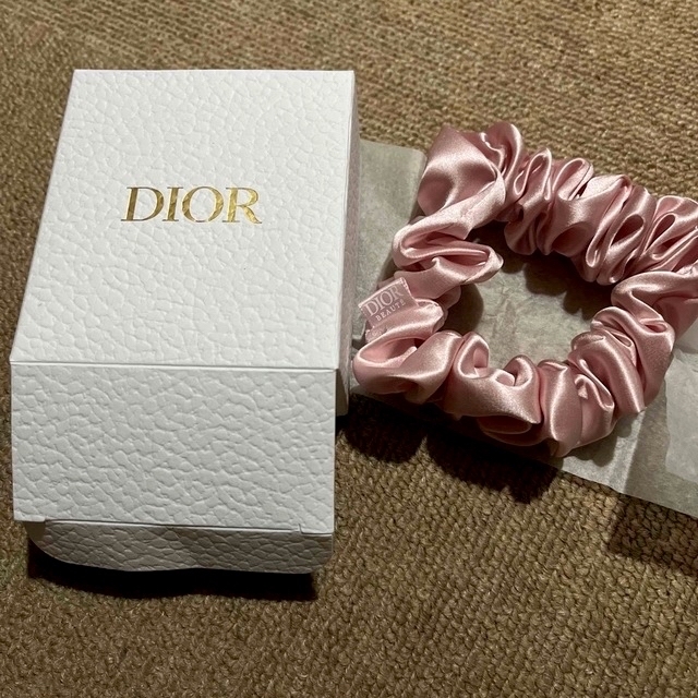 Dior(ディオール)のdior シュシュ レディースのヘアアクセサリー(ヘアゴム/シュシュ)の商品写真