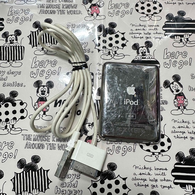 iPod(アイポッド)のiPod nano/4GB ジャンク スマホ/家電/カメラのオーディオ機器(ポータブルプレーヤー)の商品写真