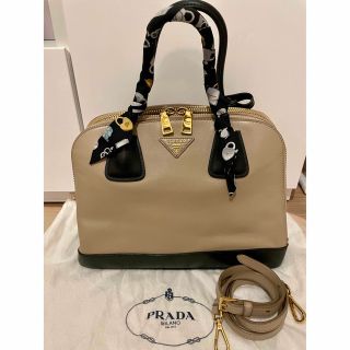 PRADA プラダ ガレリア サフィアーノ バイカラー ミラノ本店限定カラー PRADA プラダ ガレリア サフィアーノ バイカラー ミラノ本店限定カラー