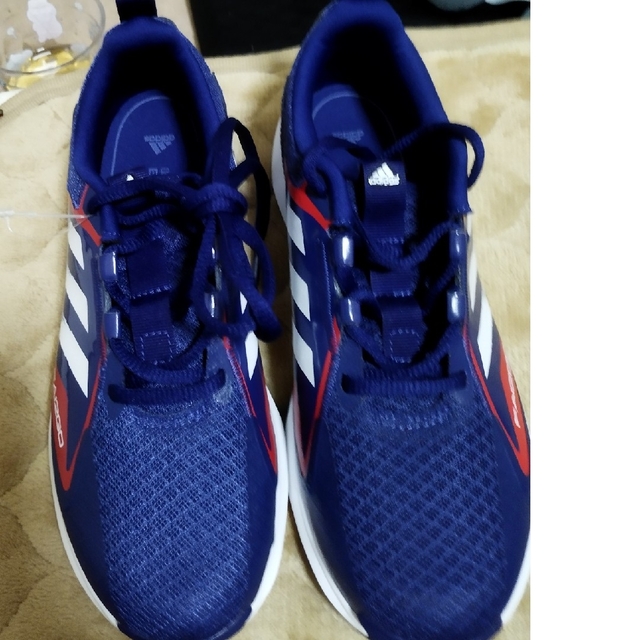 adidas(アディダス)の新品未使用 正規品 adidas スニーカー21.5~22.0 キッズ/ベビー/マタニティのキッズ靴/シューズ(15cm~)(スニーカー)の商品写真