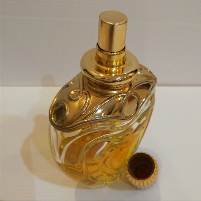 ESCADA(エスカーダ)のエスカーダ マルガレッタレイ  オードパルファム 100ml コスメ/美容の香水(香水(女性用))の商品写真