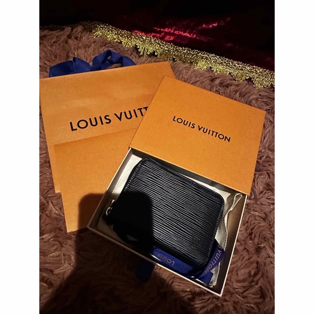 LOUIS VUITTON(ルイヴィトン)のLOUIS VUITTON ジッピーコインパース　エピ　ノワール メンズのファッション小物(コインケース/小銭入れ)の商品写真