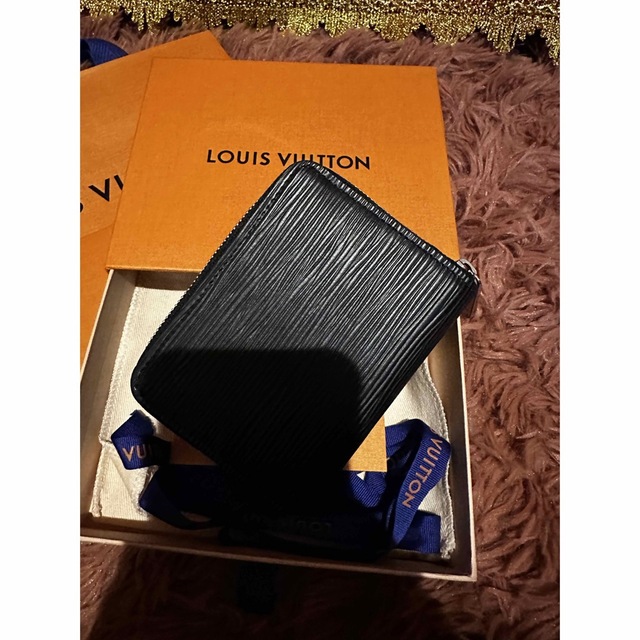 LOUIS VUITTON(ルイヴィトン)のLOUIS VUITTON ジッピーコインパース　エピ　ノワール メンズのファッション小物(コインケース/小銭入れ)の商品写真