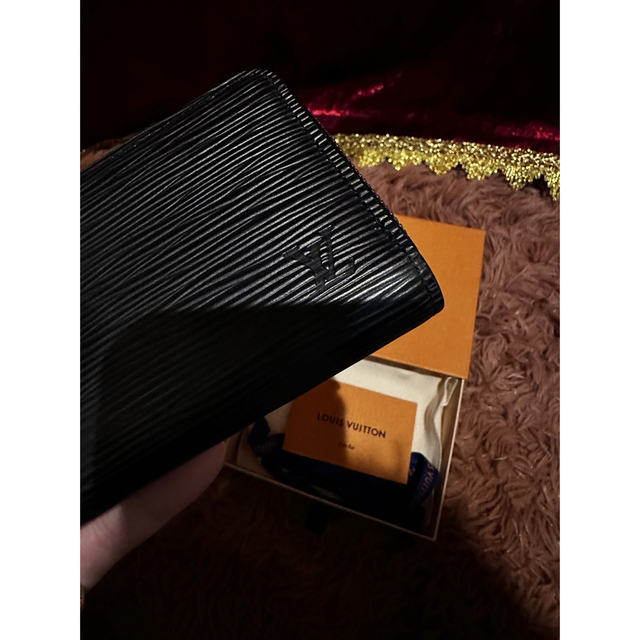 LOUIS VUITTON(ルイヴィトン)のLOUIS VUITTON ジッピーコインパース　エピ　ノワール メンズのファッション小物(コインケース/小銭入れ)の商品写真