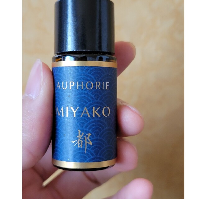 オーフォリー　ミヤコ　10ml 新品　auphorie  miyako コスメ/美容のスキンケア/基礎化粧品(その他)の商品写真