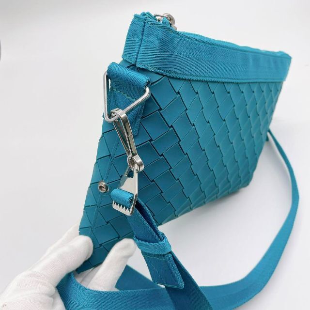 新品未使用】BOTTEGA VENETA ショルダーバッグ ラバー 水色 | sosav.com