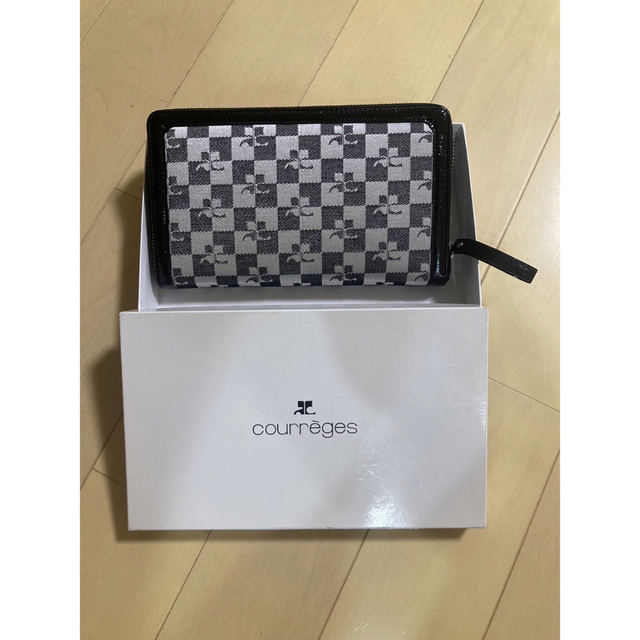 Courreges(クレージュ)の☆レア☆ correges クレージュ　手帳型　財布　新品未使用 レディースのファッション小物(財布)の商品写真