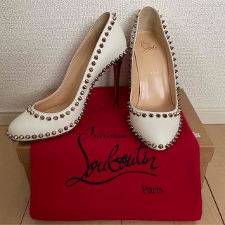 クリスチャンルブタン(Christian Louboutin)のお値下げ中‼︎✴︎ルブタン✴︎パンプス スパイク 38 10cmピンヒール白(ハイヒール/パンプス)