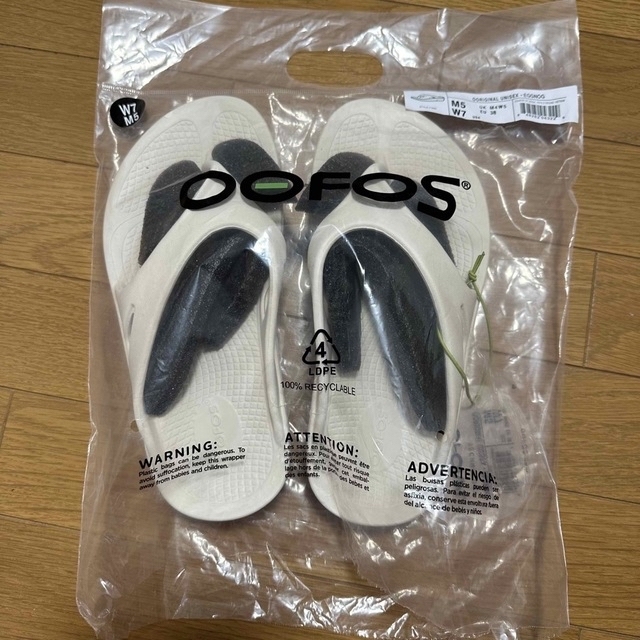 新品未使用 OOFOS  ウーフォス  サンダル 1