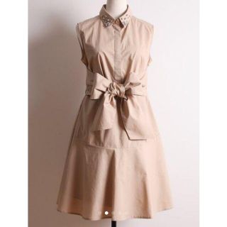 トッコクローゼット(TOCCO closet)のトッコクローゼット フラワービジュー リボン シャツワンピ 綿 ノースリーブ(ひざ丈ワンピース)