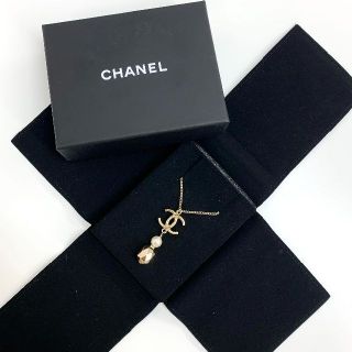 シャネル(CHANEL)の5799 シャネル ココマーク パール GP ネックレス ゴールド(ネックレス)