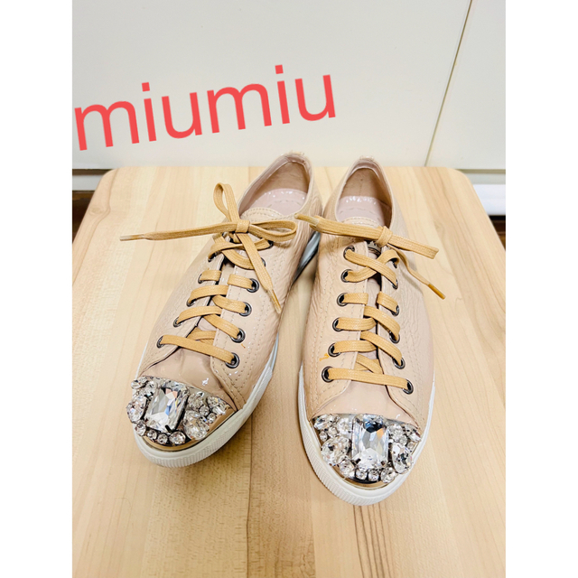 miumiu ビジュー　スニーカー