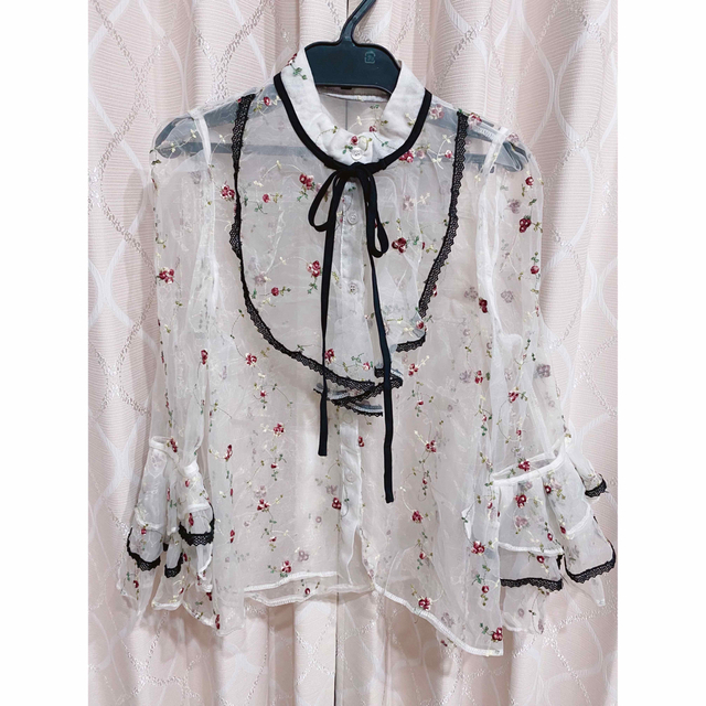 sister jane - sisterjane 花柄刺繍ブラウスの通販 by うさぎ♡ 's sister jane - sisterjane 花柄刺繍ブラウスの通販 by うさぎ♡ 's