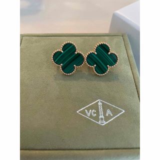Van Cleef & Arpels(ピアス ・ グリーン・カーキ/緑色系)の Van Cleef & Arpels(ピアス ・ グリーン・カーキ/緑色系)の