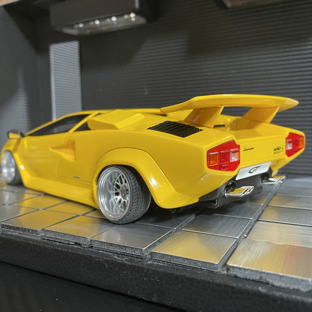 京商1/18ランボルギーニ カウンタックケーニッヒスペシャル(カスタム仕様)