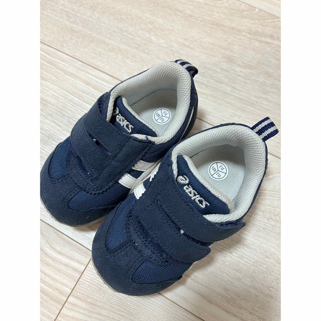 asics(アシックス)のアシックスネイビーのみ　baby.kidsシューズ　13.5〜14.0cm キッズ/ベビー/マタニティのベビー靴/シューズ(~14cm)(スニーカー)の商品写真