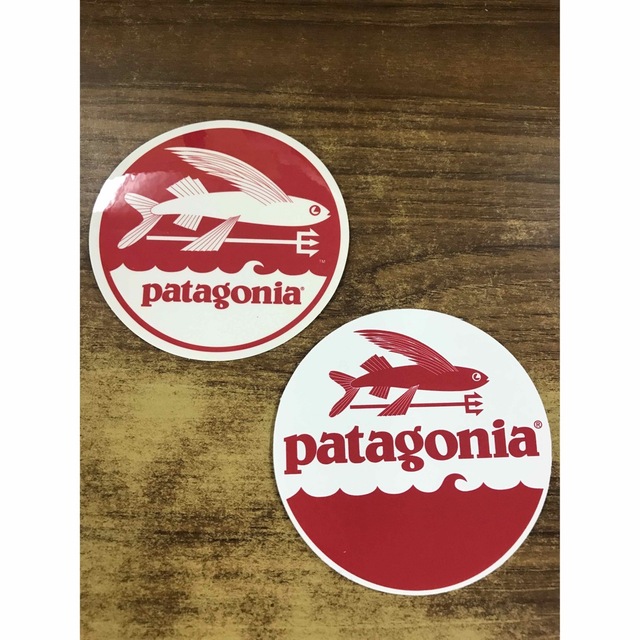 patagonia(パタゴニア)の★補強あり発送★新品未使用　パタゴニア　新旧魚柄ステッカーセット スポーツ/アウトドアのスポーツ/アウトドア その他(その他)の商品写真