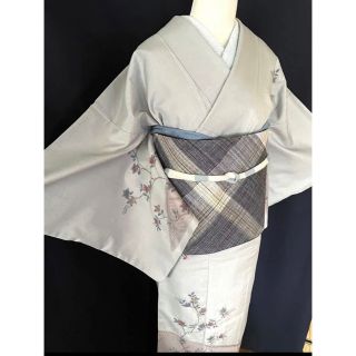 【重要無形文化財結城紬】奥順はたおり娘　汕頭・相良刺繍　橘　証紙付き　(着物)