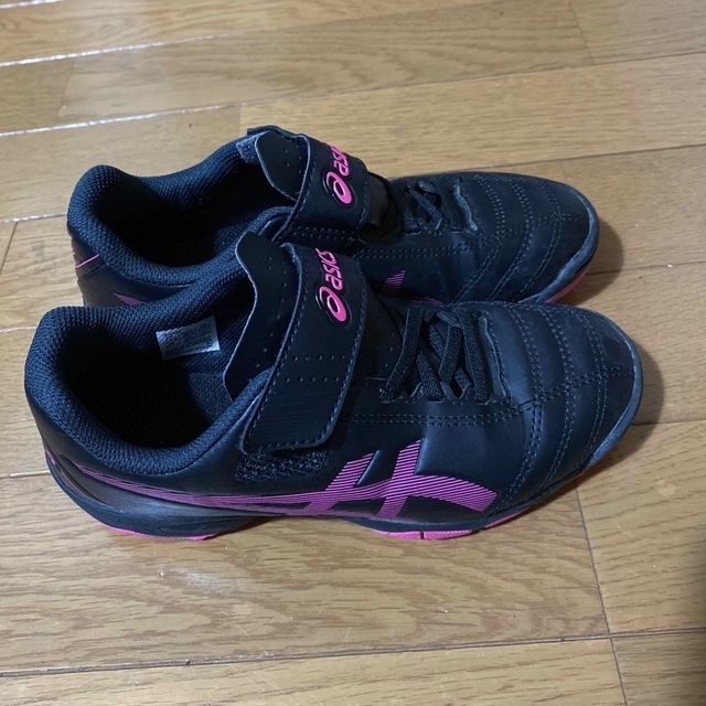 asics(アシックス)のasics junior soccer shoes キッズ/ベビー/マタニティのキッズ靴/シューズ(15cm~)(アウトドアシューズ)の商品写真