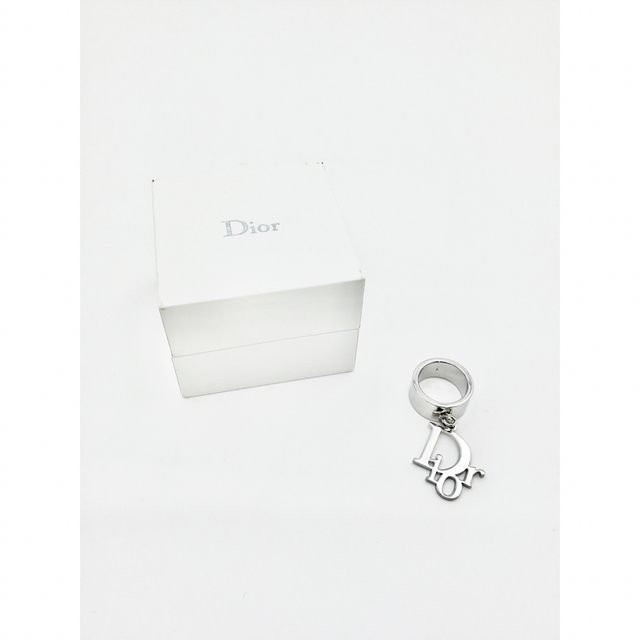 Christian Dior(クリスチャンディオール)の美品　クリスチャンディオール  ロゴ プレート リング　シルバー色 レディースのアクセサリー(リング(指輪))の商品写真