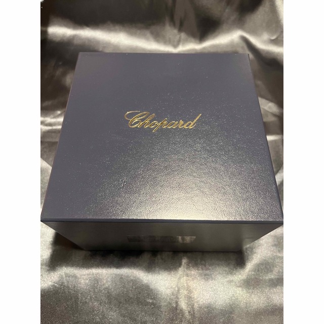 Chopard(ショパール)の【3000本限定】Chopard ショパール ハッピーセラミック 3Pダイヤ レディースのファッション小物(腕時計)の商品写真