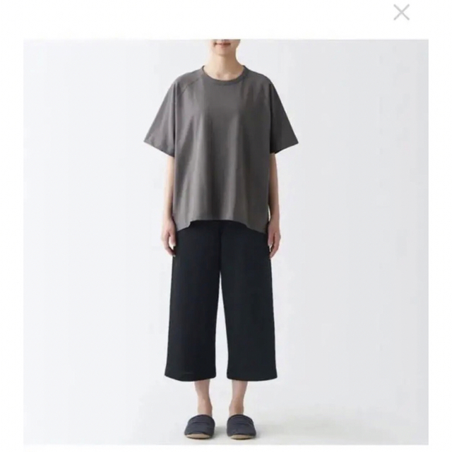 MUJI (無印良品)(ムジルシリョウヒン)の無印良品　クロップドパンツ　黒　S-M レディースのパンツ(クロップドパンツ)の商品写真