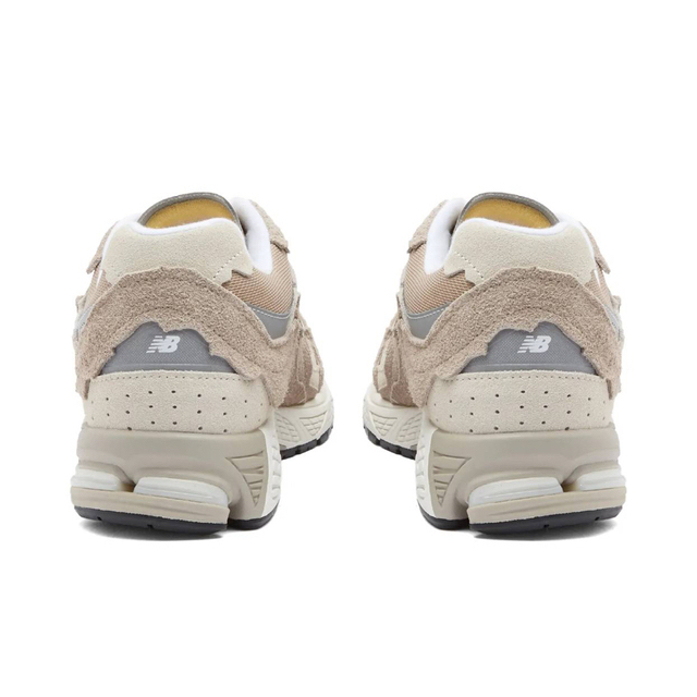 New Balance(ニューバランス)のNew Balance M2002RDL BEIGE 23SS-I メンズの靴/シューズ(スニーカー)の商品写真