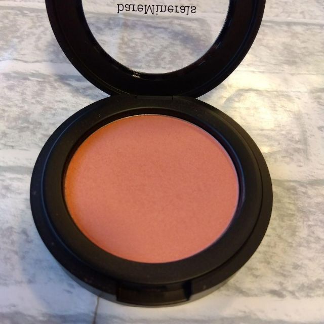 bareMinerals(ベアミネラル)のベアミネラル ジェンヌード パウダー ブラッシュ 【ピンク ミー アップ】 コスメ/美容のベースメイク/化粧品(チーク)の商品写真