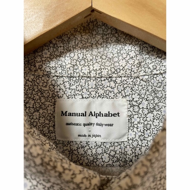 MANUAL ALPHABET(マニュアルアルファベット)の【Manual Alphabet】花柄シャツ メンズのトップス(シャツ)の商品写真