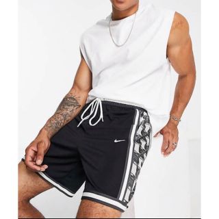 ナイキ(NIKE)のNIKE ナイキ　メンズ　ショートパンツ  トレーニングウェア　新品未使用(ショートパンツ)