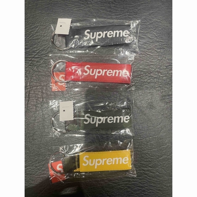 Supreme(シュプリーム)の【10セット】Supreme Webbing Keychain 4色セット メンズのファッション小物(キーホルダー)の商品写真