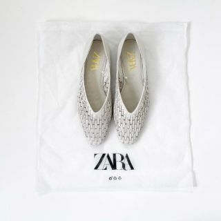 ザラ(ZARA)のメッシュフラットレザーシューズ　エクリュ　ZARA ザラ　フラットシューズ　春(バレエシューズ)