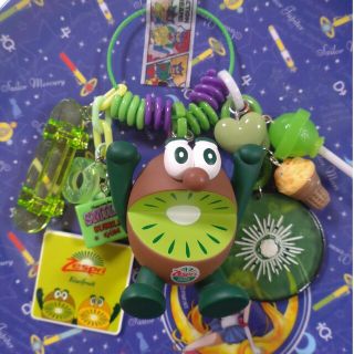 ジャラジャラキーホルダー　キウイ(バッグチャーム)