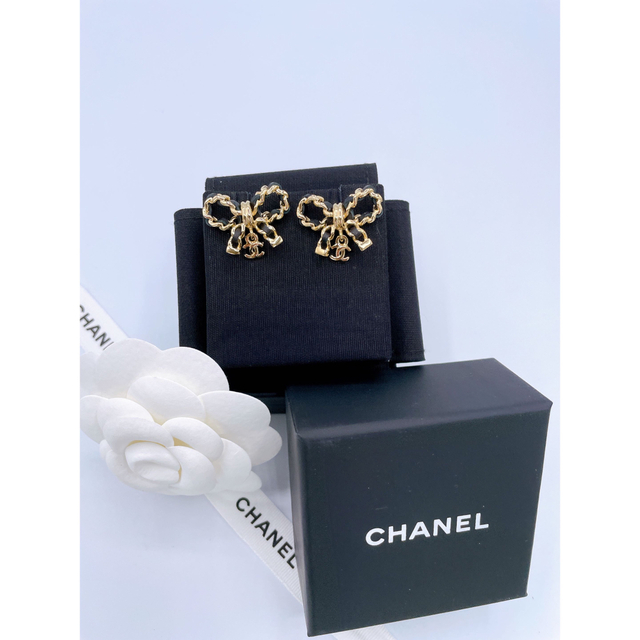 CHANEL(シャネル)の新品 シャネル リボンピアス 人気商品 入手困難品  レディースのアクセサリー(ピアス)の商品写真