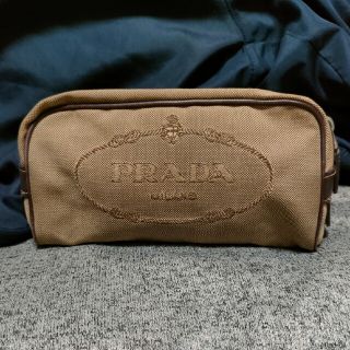 PRADA(ポーチ ・ ベージュ系)のフリマアイテム一覧 PRADA(ポーチ ・ ベージュ系)のフリマアイテム一覧