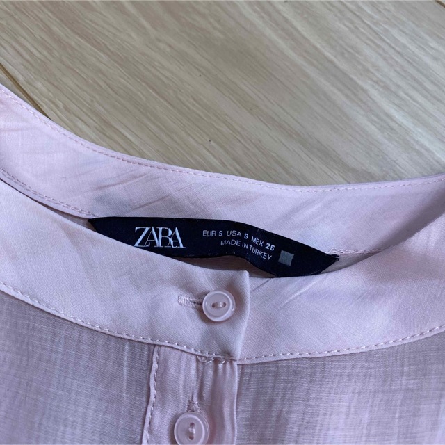 ZARA(ザラ)のZARA シアーフリルブラウス レディースのトップス(シャツ/ブラウス(長袖/七分))の商品写真