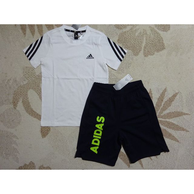 adidas(アディダス)の新品★アディダス★140★半袖Ｔシャツ 白・快適！ジャージハーフパンツ 紺★上下 キッズ/ベビー/マタニティのキッズ服男の子用(90cm~)(Tシャツ/カットソー)の商品写真