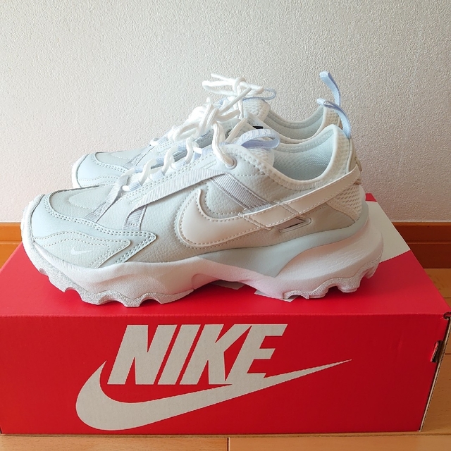 NIKEナイキ TC 7900 PRM 2 グレー - スニーカー