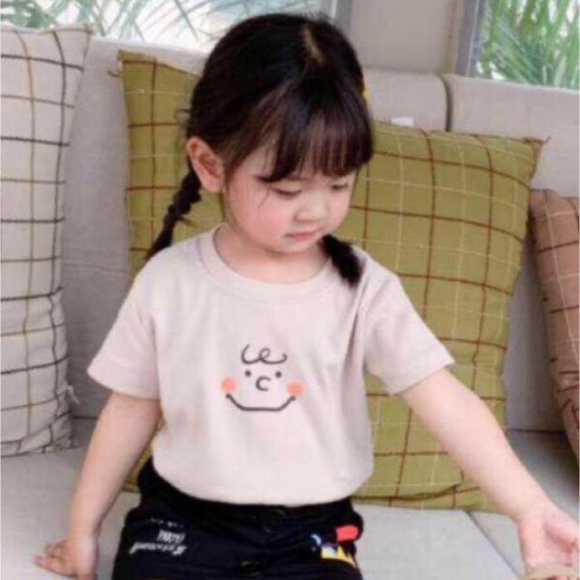 SALE 子供服 男女兼用 スマイル Tシャツ ベージュ 110cm 即購入OK キッズ/ベビー/マタニティのキッズ服女の子用(90cm~)(Tシャツ/カットソー)の商品写真