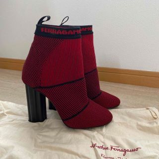 サルヴァトーレフェラガモ(Salvatore Ferragamo)のソックスブーツ　赤　ferragamo(ブーツ)